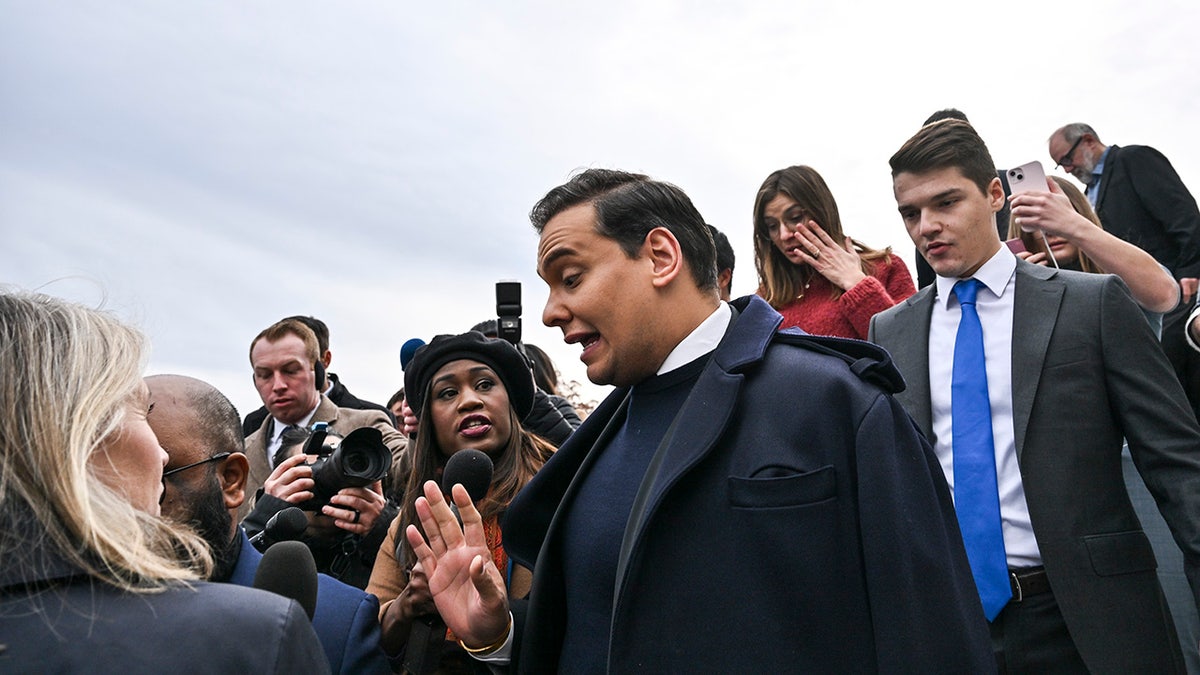 Santos quitte le Capitole après son expulsion