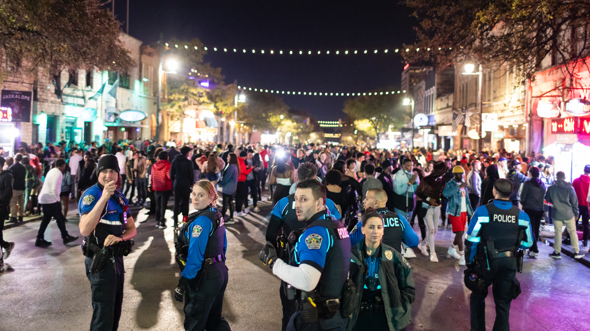 La police d'Austin patrouille la nuit
