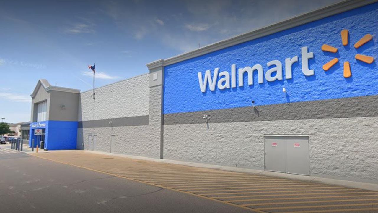La police de Memphis recherche un suspect dans la fusillade « ciblée » de Walmart, la victime est dans un état critique