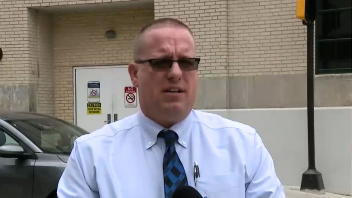 Conférence de presse du lieutenant Dennis Rosenbaum