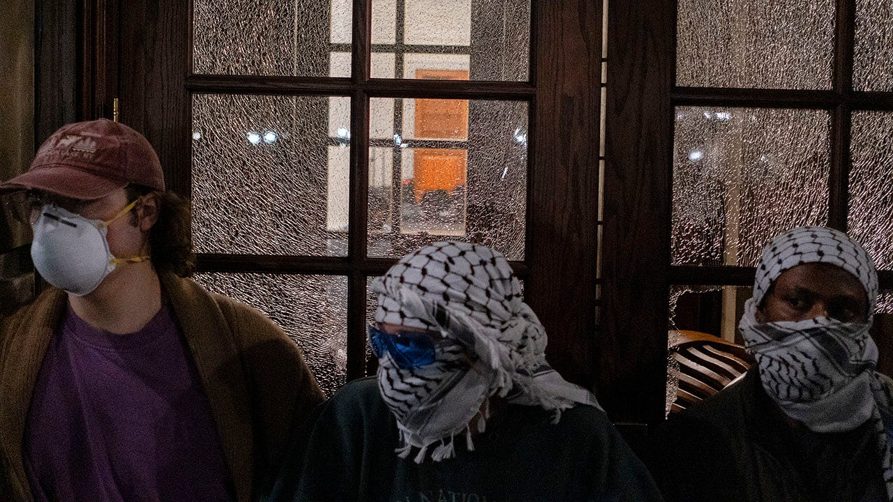 L'université de Columbia envisage d'accorder des pouvoirs d'arrestation aux policiers du campus après les manifestations anti-israéliennes qui ont perturbé l'école