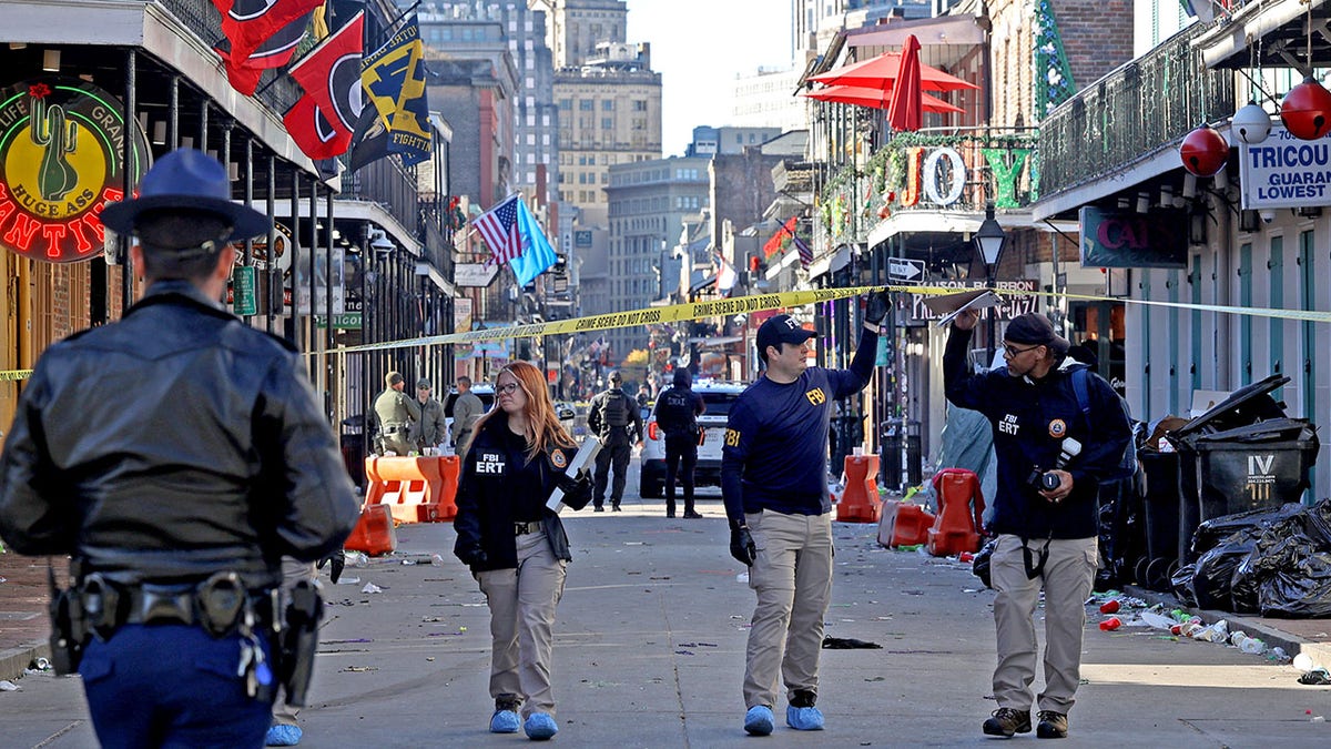 police sur Bourbon Street