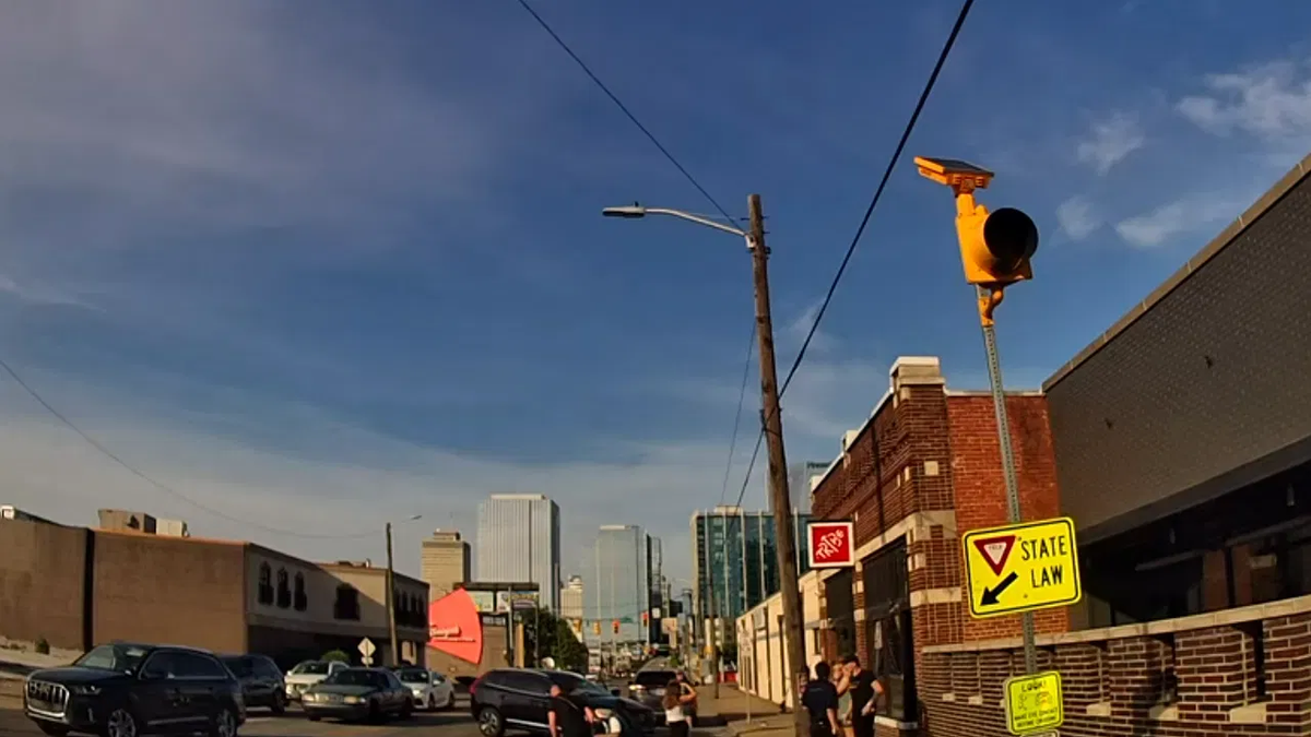 Vidéo de surveillance de Hit and Run Crash