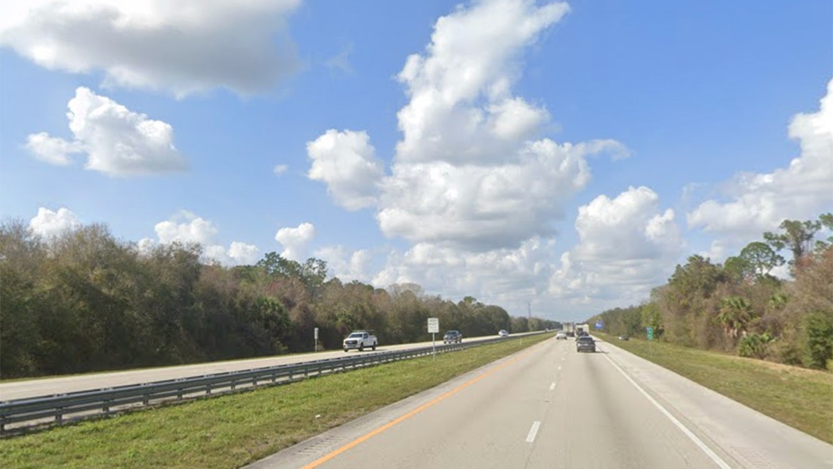 Photo de dossier: Un immigrant illégal a été arrêté après avoir prétendument fait un demi-tour non autorisé en Floride la semaine dernière qui a entraîné un accident qui a fait trois morts, selon des responsables.