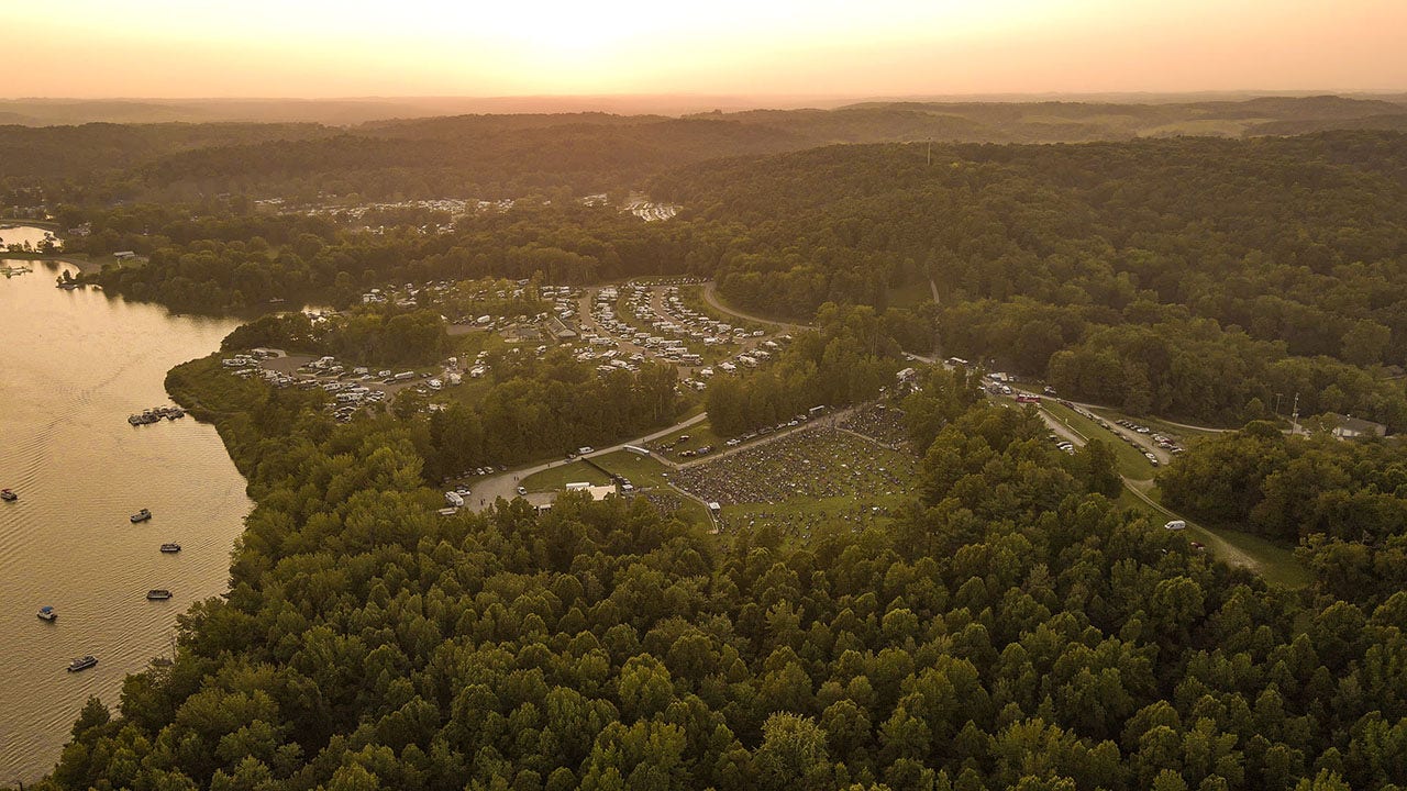 La tragédie de la famille Amish en Ohio laisse le père et le fils mort à Lake Crash