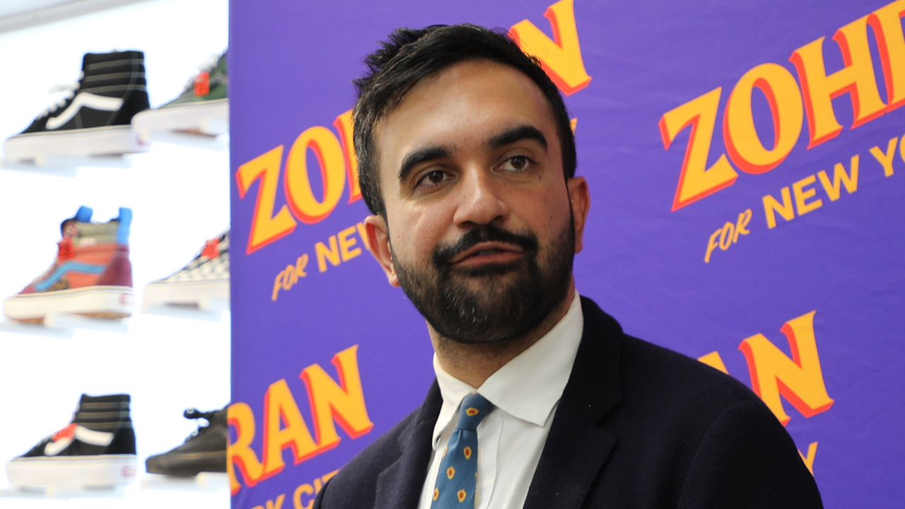 Le candidat à la mairie socialiste de New York Zohran Mamdani fait face à la réaction sur une réponse vague