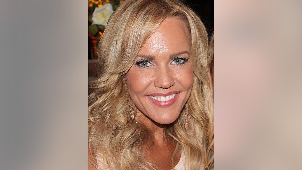 Angelynn "Angie" Mock souriante