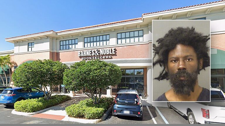 Un sans-abri inculpé à Noël pour avoir poignardé Barnes & Noble en Floride