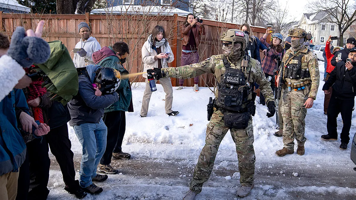 minneapolis-border-patrol-poivre-spray-protestation-ice-shooting-fox-news