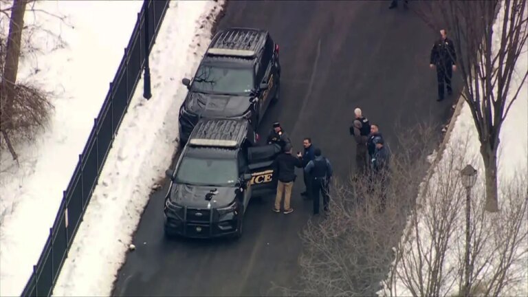 Le père aurait déclaré qu&rsquo;il devait sacrifier son bébé avant de le poignarder