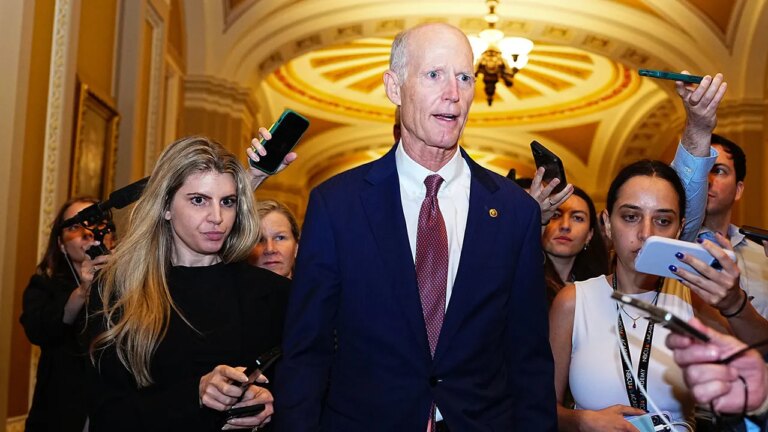 Le sénateur Scott dit que l&rsquo;ex-prince Andrew devrait être jugé aux États-Unis s&rsquo;il a enfreint les lois américaines