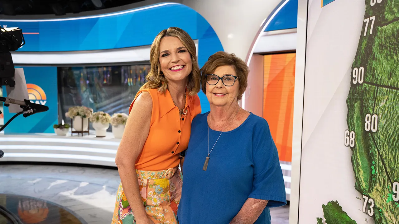 Savannah Guthrie revient au studio de l'émission Today au milieu de la recherche d'une mère disparue