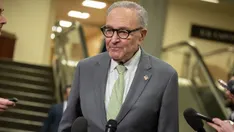 Schumer et les Démocrates restent fermes sur le financement du DHS malgré l'éviction explosive de Noem