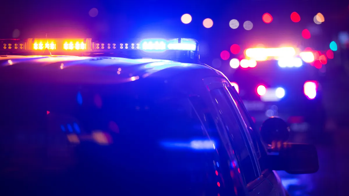 Voitures de police la nuit