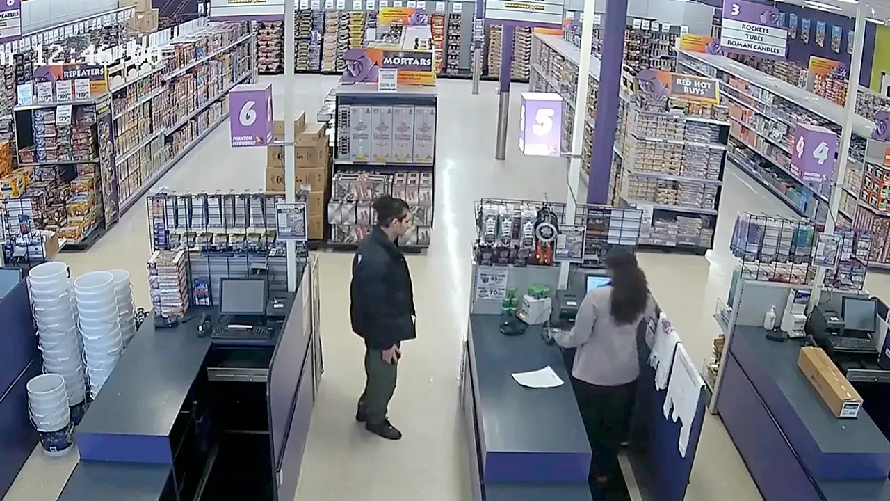 Un comploteur accusé de l'Etat islamique a acheté une mèche de feu d'artifice quelques jours avant l'attaque de New York