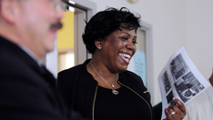 L'ancien patron d'une organisation à but non lucratif aurait subtilisé 1,2 million de dollars destinés aux programmes d'aide aux sans-abri afin de financer un style de vie somptueux, selon DA