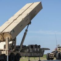 Le Pentagone continue de « lutter » avec les délais clés de développement d&rsquo;armes, selon le GAO