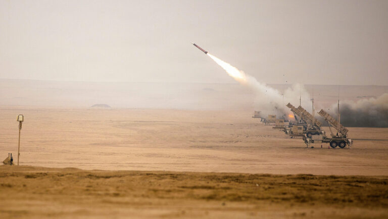 Il y a des promesses – mais aussi des périls – dans le plan d&rsquo;interception à faible coût de l&rsquo;armée, disent les experts