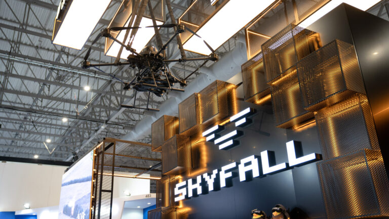 Auterion et le fabricant de drones ukrainien Skyfall fourniront 50 000 FPV