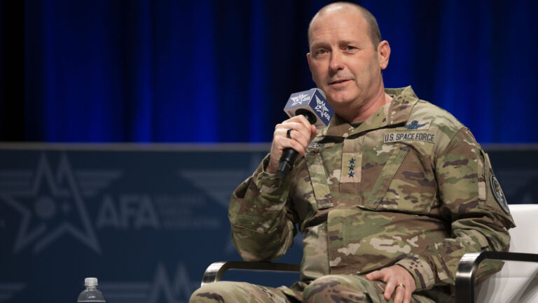 Schiess devrait naviguer via la confirmation du chef de la Space Force