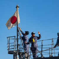 Le Japon et le Vietnam envisagent de travailler ensemble sur des « péniches de débarquement rapide »