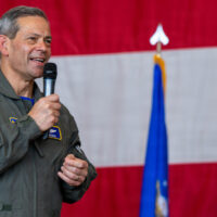 Le chef de l&rsquo;USAF Wilsbach parle des leçons de l&rsquo;Iran, du vol du T-7 et des retards du F-35