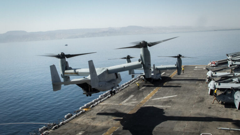 Le Corps des Marines accepte le dernier avion Osprey