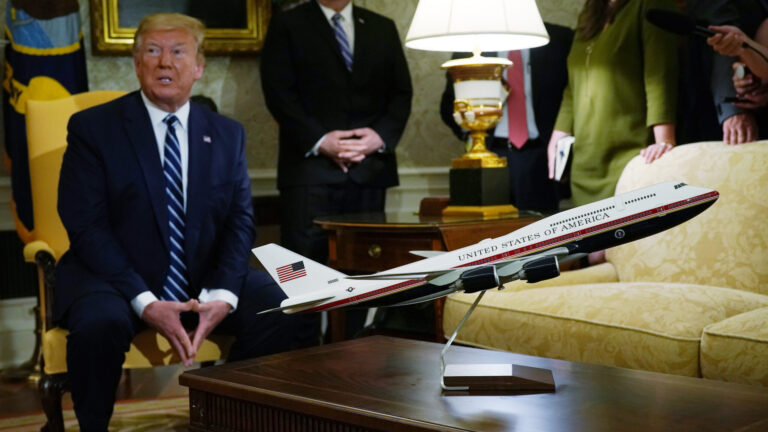 Le remplacement de l&rsquo;Air Force One de Boeing s&rsquo;élève à 280 millions de dollars