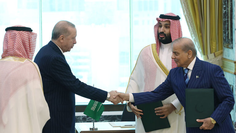 L’Arabie Saoudite, la Turquie et le Pakistan signent un accord de « défense commune »