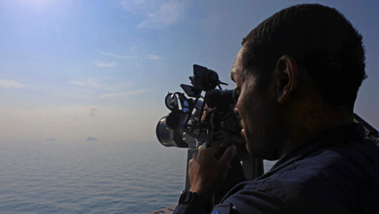 Mettre à jour les navires de guerre de la Marine à la vitesse des logiciels