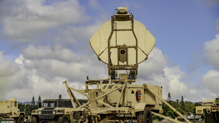 L&rsquo;armée se prépare à « engager » les satellites de surveillance ennemis