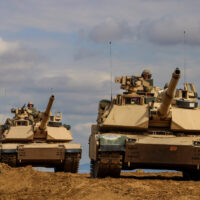 L&rsquo;armée dit à l&rsquo;industrie : les soldats ont besoin de plus d&rsquo;énergie, mais ne se contentent pas de proposer des batteries et des générateurs