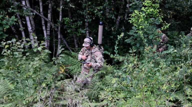 Pas de nouveau départ, pas de problème : le projet de l&rsquo;armée de mettre de nouvelles capacités de guerre électronique entre les mains des soldats