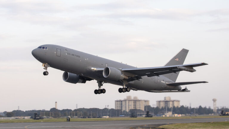 Les États-Unis autorisent la vente potentielle de quatre avions de ravitaillement KC-46A au Qatar pour 4,5 milliards de dollars
