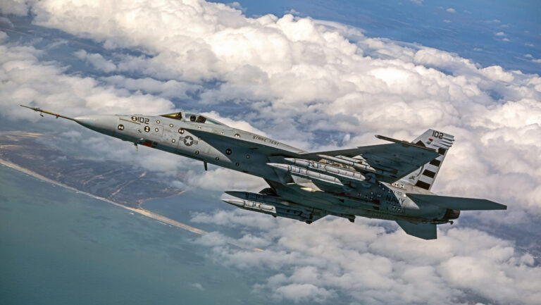 La marine dévoile un nouveau missile air-air à longue portée, baptisé « Malice »