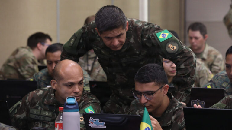 EDGE des Émirats arabes unis lance un centre de cyberdéfense avec l&rsquo;armée brésilienne