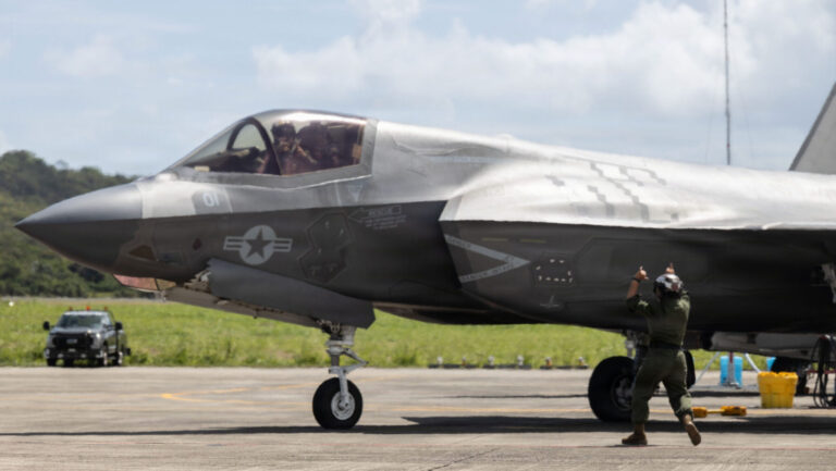 Le prix à vie du F-35 chute sous les 2 000 milliards de dollars, même si les coûts d’achat augmentent