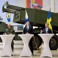La Suède signe un accord avec HIMARS et conclut un pacte d&rsquo;artillerie à roquettes avec la Finlande