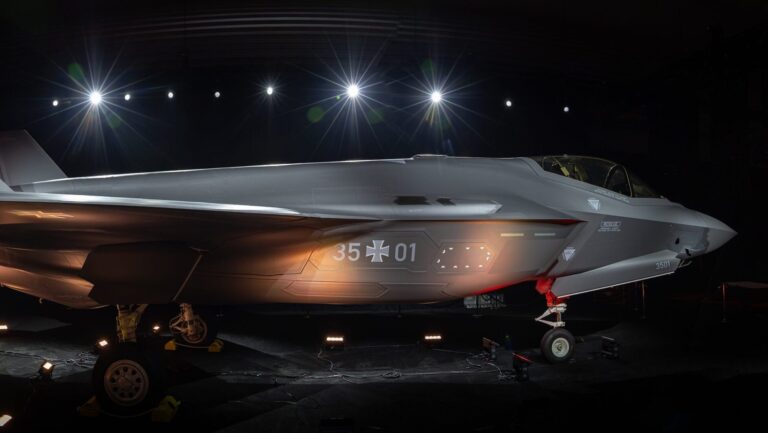 Le premier F-35 allemand sort des lignes