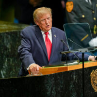 Trump ordonne à toutes les agences américaines de qualifier l’IA de « super renseignement »