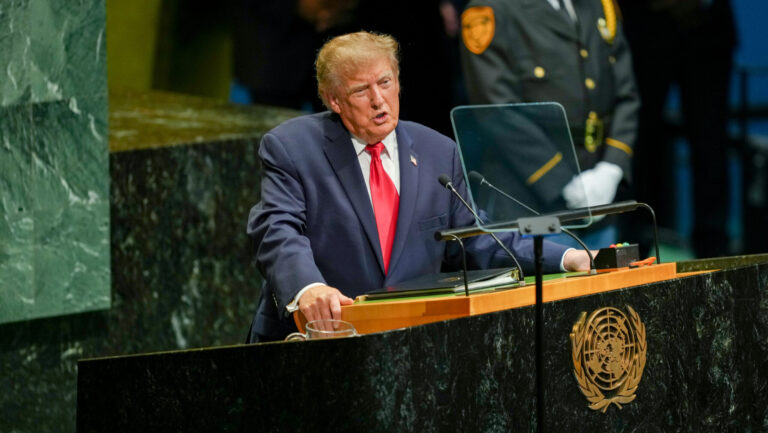 Trump ordonne à toutes les agences américaines de qualifier l’IA de « super renseignement »