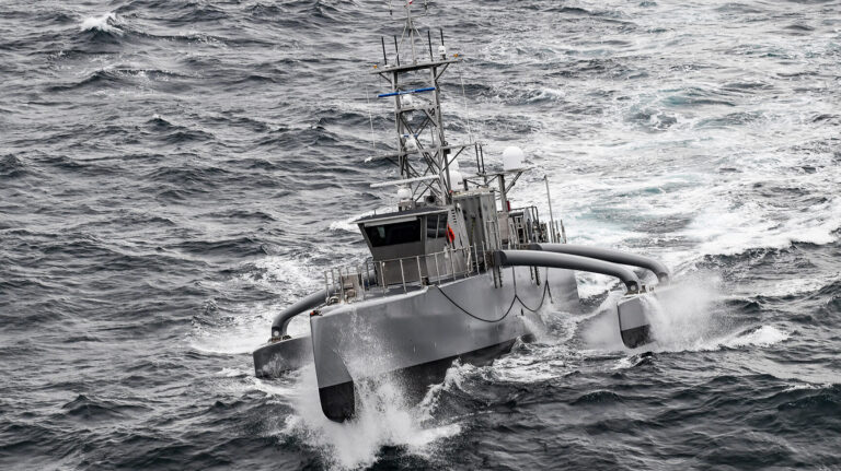 La Marine lance un centre de développement de la robotique et des systèmes autonomes pour la lutte contre la guerre