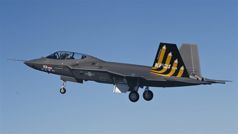 La Corée du Sud intègre dans son armée de l&rsquo;air le premier avion de combat développé localement