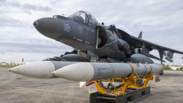 Raytheon conclut un accord potentiel avec AMRAAM de 20,7 milliards de dollars