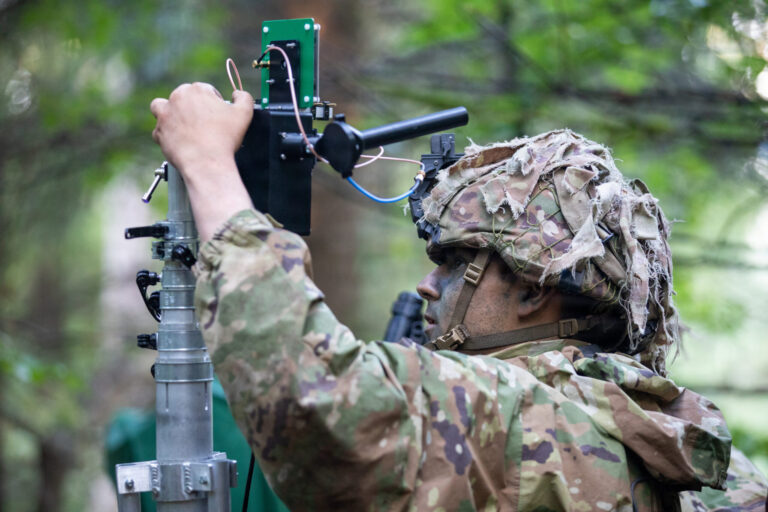 L&rsquo;armée octroie jusqu&rsquo;à 7 milliards de dollars pour l&rsquo;IDIQ, un contre-drone tentaculaire