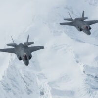 Le Pentagone et Lockheed envisagent la production pluriannuelle du F-35 et un accord de maintien en puissance