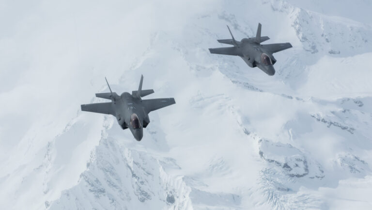 Le Pentagone et Lockheed envisagent la production pluriannuelle du F-35 et un accord de maintien en puissance