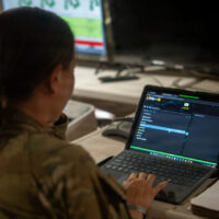Le projet Gatekeeper de l&rsquo;armée vise à réduire les délais d&rsquo;approbation des logiciels de plusieurs mois à quelques « minutes »