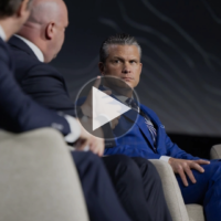 Hegseth parle d&rsquo;autonomie à AUSA, un thème clé du salon